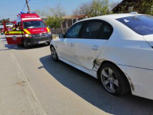 Autoturism răsturnat la Moșteni! Din fericire, cele patru persoane care se aflau în autoturism nu au fost rănite - 